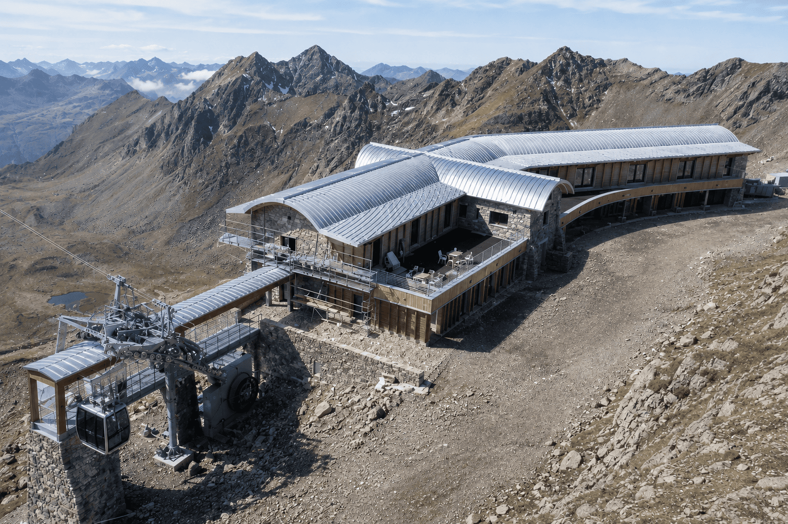 France : le plus haut hôtel du pays ouvre au sommet des Pyrénées